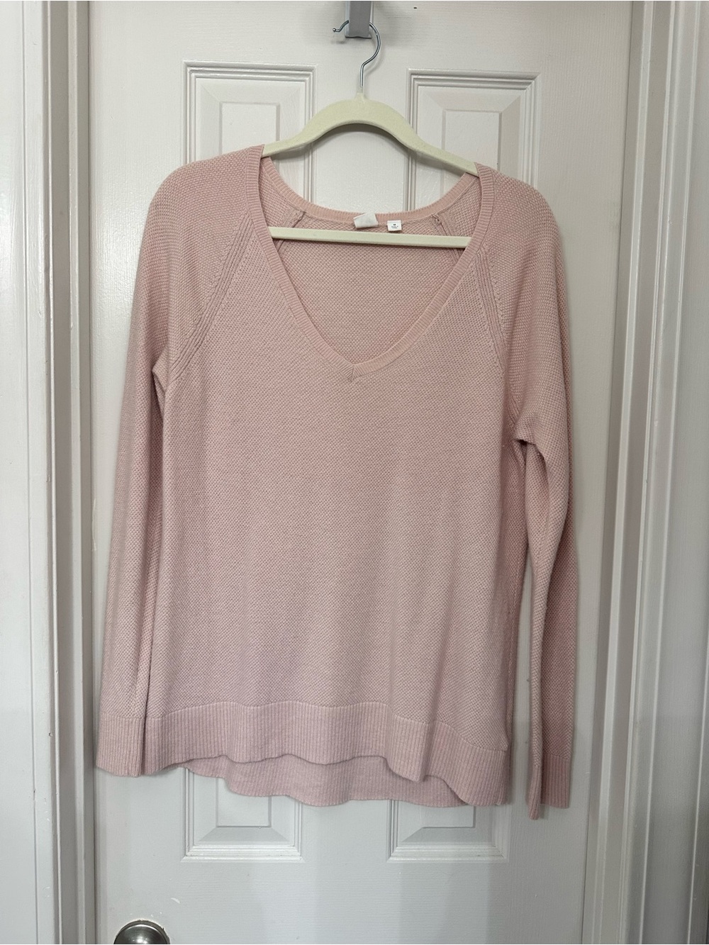 GAP Women's Light Pink V-Neck Sweater
